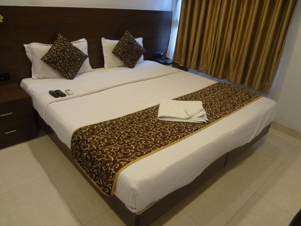 Hotel Adi Ναγκπούρ Εξωτερικό φωτογραφία