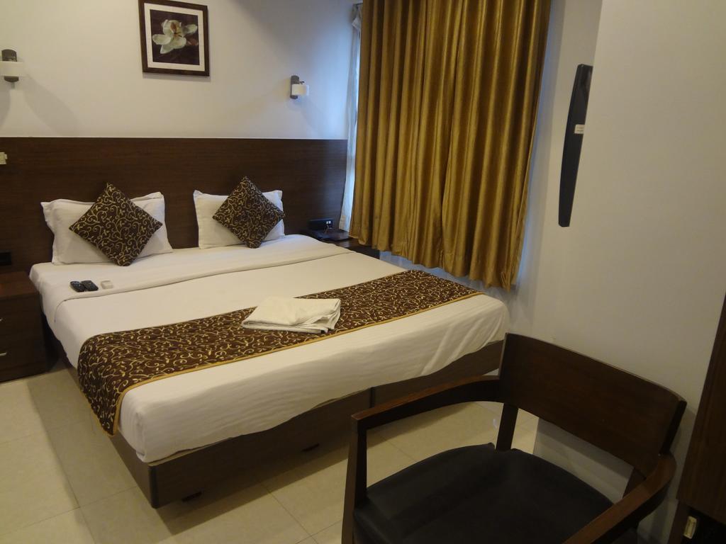 Hotel Adi Ναγκπούρ Εξωτερικό φωτογραφία
