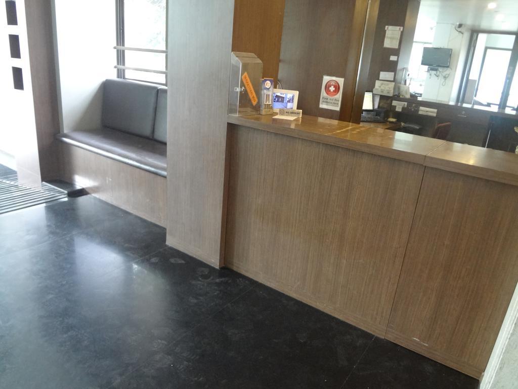 Hotel Adi Ναγκπούρ Εξωτερικό φωτογραφία