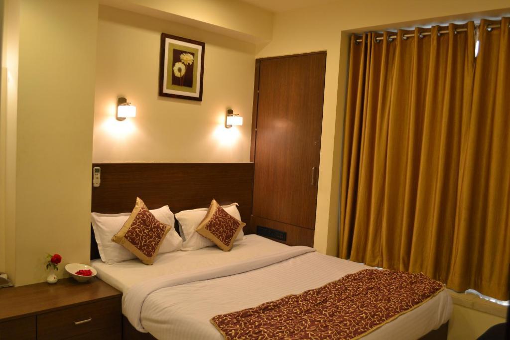 Hotel Adi Ναγκπούρ Εξωτερικό φωτογραφία