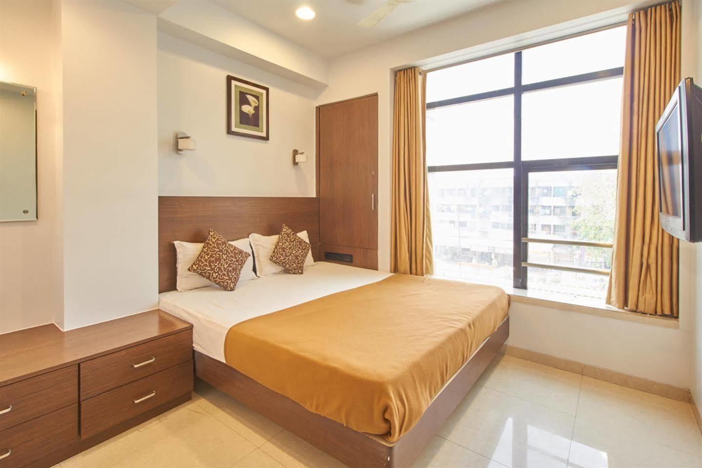 Hotel Adi Ναγκπούρ Εξωτερικό φωτογραφία