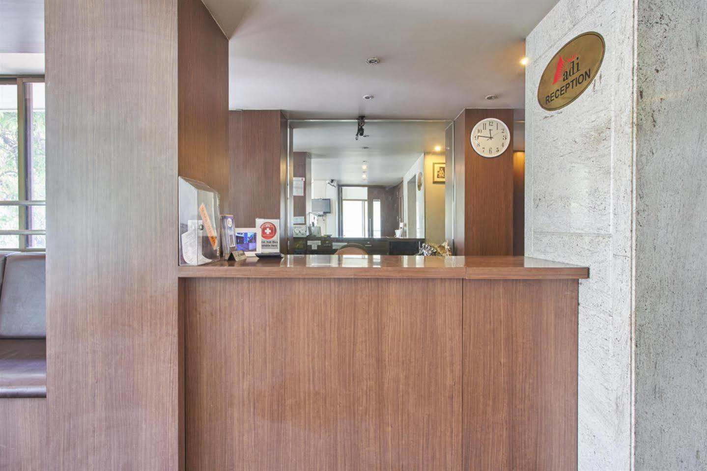 Hotel Adi Ναγκπούρ Εξωτερικό φωτογραφία